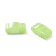 Miyuki Perlen half tila 5x2.3mm Opaque luster chartreuse green HTL-439