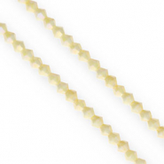Glas Top Facett Perlen Bicone 4 mm Light yellow-AB coating