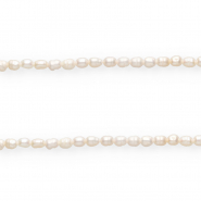 Imperfekten S&uuml;&szlig;wasserperlen Nugget 6x4mm Natural white