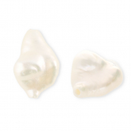Imperfekten S&uuml;&szlig;wasserperlen Nugget Perle high luster Natural white