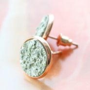 Schmucksets Hübscher Schmuck mit neuen Fassungen und Cabochons