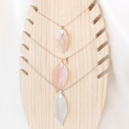 Schmucksets Feine Ketten verziert mit Blatt Anhängern