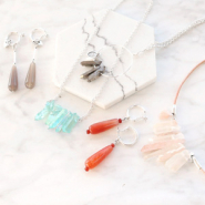 Schmucksets Ohrringe und Ketten mit natürlichem Look!