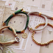 Schmucksets Trendige Armbaendern aus elastischem Band Ibiza herstellen