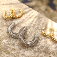 Schmucksets Statement-Kollektion mit Edelstahl-Ohrringen erstellen