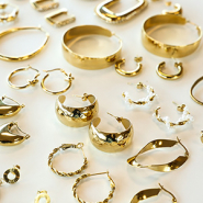 Schmucksets Tipps: Edelstahl-Ohrringen stilvoll in Szene setzen