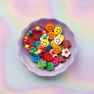 Schmucksets Holzperlen: fröhliche Akzente in sommerlichen Designs