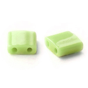 Miyuki Perlen tila 5x5mm Opaque luster chartreuse green TL-439