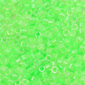 Miyuki Perlen delica's 11/0 Luminous mint green DB-2040