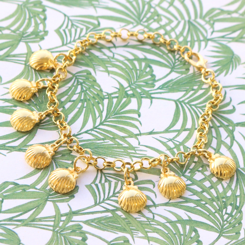 Ein Sommerset mit goldenen DQ Metall Perlen und Anh&auml;ngern!