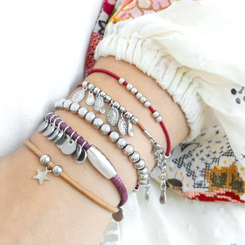 Qualit&auml;tschmuck mit Zubeh&ouml;r aus rostfreiem Stahl, DQ Leder und gef&auml;rbtem Elastik