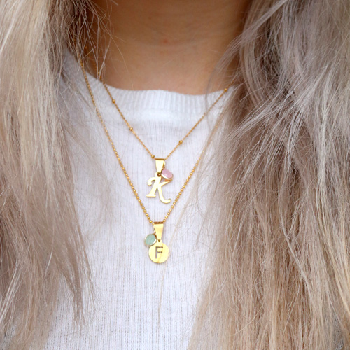 Pers&ouml;nliche Armb&auml;nder und Ketten aus Stainless Steel Alphabet Anh&auml;ngern entwerfen