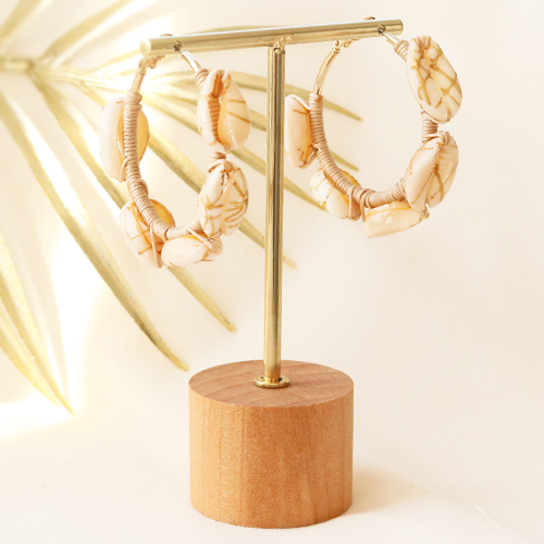 Mit Kauri Muscheln k&ouml;nnen Sie selbst trendigen Sommerschmuck herstellen