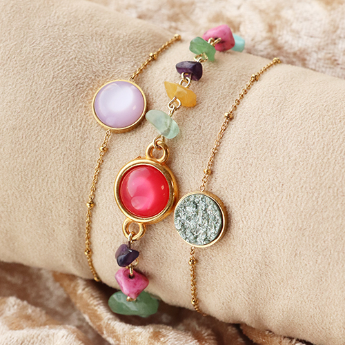 Werden Sie kreativ! Hier erfahren Sie, wie Sie mit Polaris-Elements-Cabochons sch&ouml;nste Armb&auml;nder, Ohrringe und Ketten gestalten. 