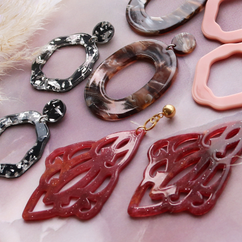 Lassen Sie sich inspirieren! Jetzt tolle Ohrringkollektion mit diesen Anh&auml;ngern aus Resin designen