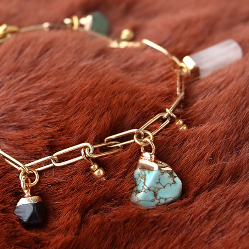 Kreieren Sie mit wundersch&ouml;ner Naturstein-Anh&auml;nger Ihre pers&ouml;nliche, modische Schmuckkollektion