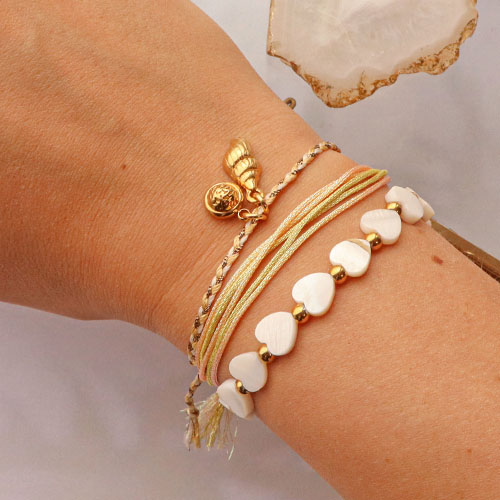 Fangen Sie einfach mal an und gestalten Sie trendige Armb&auml;nder