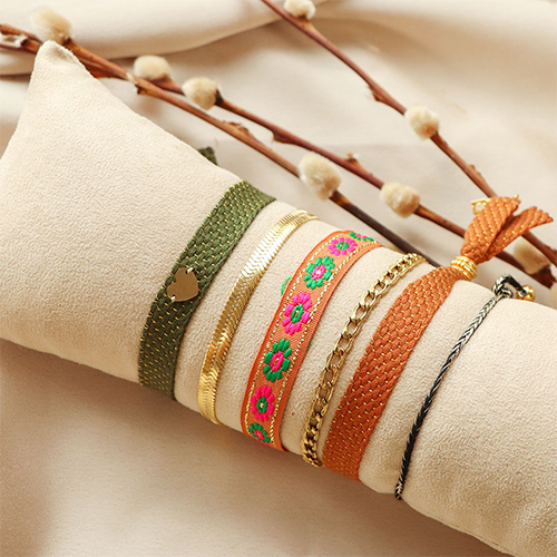 Armb&auml;nder und Handy-Ketten aus Schmuckband fertigen