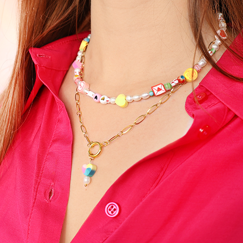 Schmuck f&uuml;r den Valentinstag mit bunten Polymerperlen