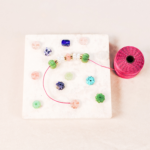 Von der Natursteinperle zum trendigen Armband 