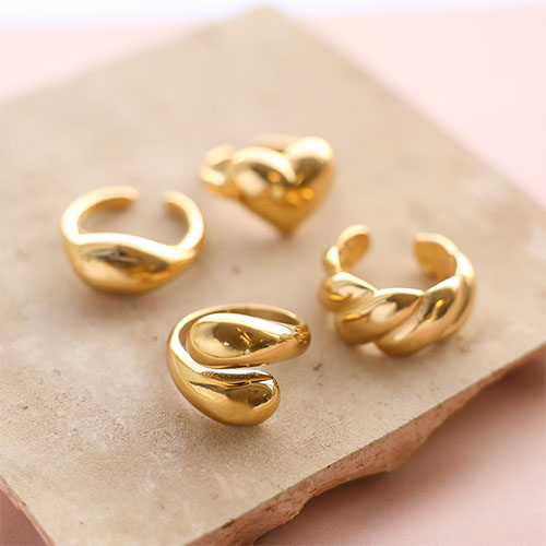 Inspirationszeit mit Edelstahl-Ohrsteckern und Ringe