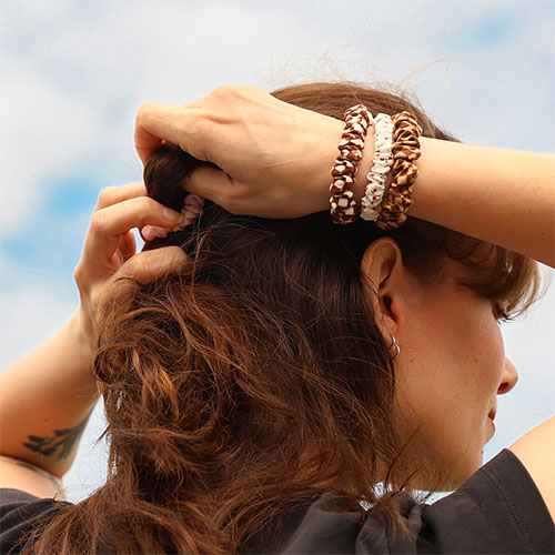 Haaraccessoires mit Stilfaktor gekonnt kombiniert 