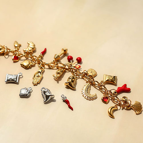 Farbe & Stahl = trendige Schmuckdesign 