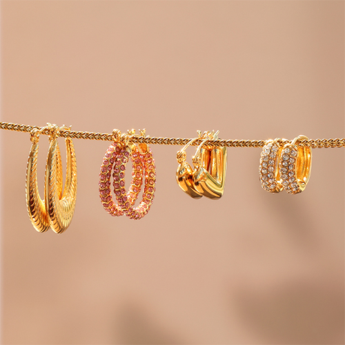 Neue Inspiration mit trendstarken Edelstahl-Ohrringen