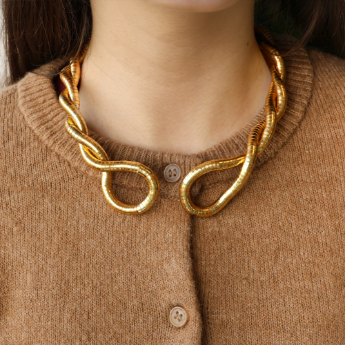 Schmuck, der sich mit Ihnen bewegt