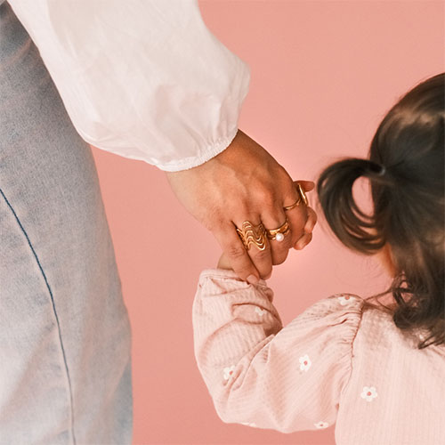 Lassen Sie sich inspirieren und gestalten Sie eine besondere Schmuckkollektion zum Muttertag 