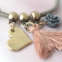Zeitloser Schmuck mit super Leder und weiblichen Details!
