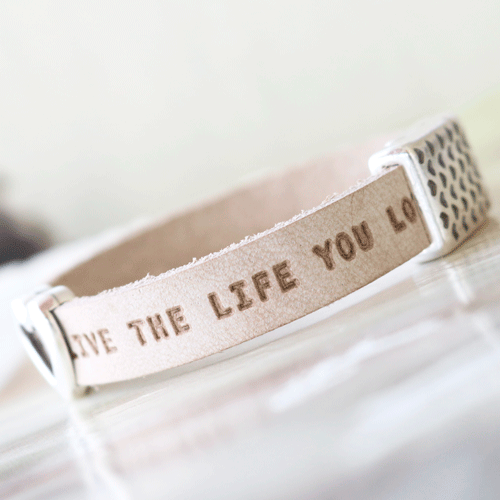 Schicke-ausgefallene Armb&auml;nder machen Sie so&hellip;mit flach Leder DQ und Zubeh&ouml;r aus DQ Metall machen Sie einen anspruchsvollen Look 