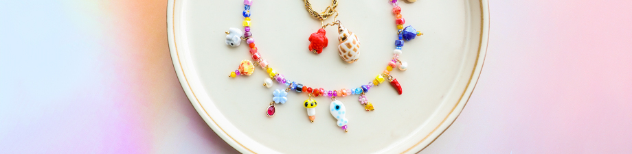 Entdecken Sie unsere farbenfrohen Keramikperlen