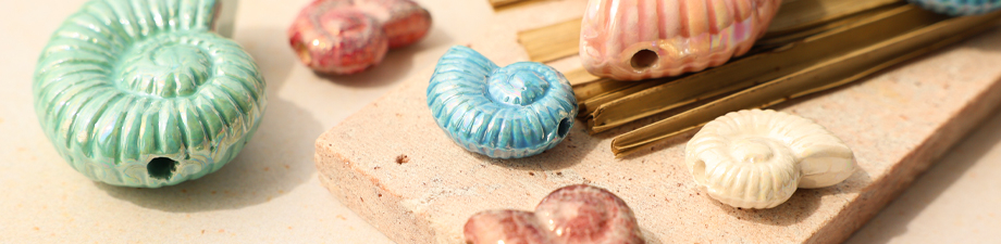 Ammonit-Perlen aus griechischer DQ-Keramik Ammonit-Perlen aus griechischer DQ-Keramik