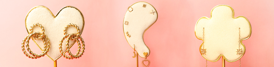 Neue Serie mit zierlichen Schmuckdisplays