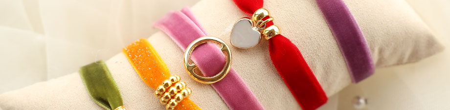 Jetzt lieferbar! Schimmernde Samt- und Satin-B&auml;nder