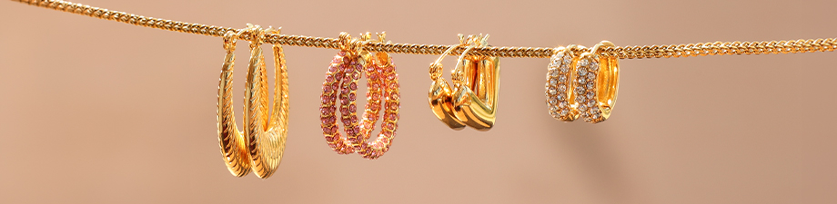 Trendstarke Serie mit Ohrringe aus Edelstahl Trendstarke Serie mit Ohrringe aus Edelstahl