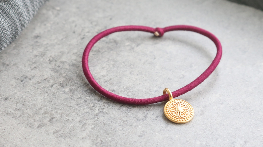 Arm-candy van gekleurd elastisch draad